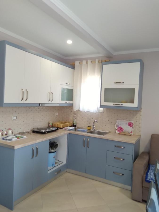 Eleana'S Apartament Sarandë Esterno foto
