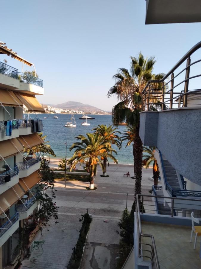 Eleana'S Apartament Sarandë Esterno foto