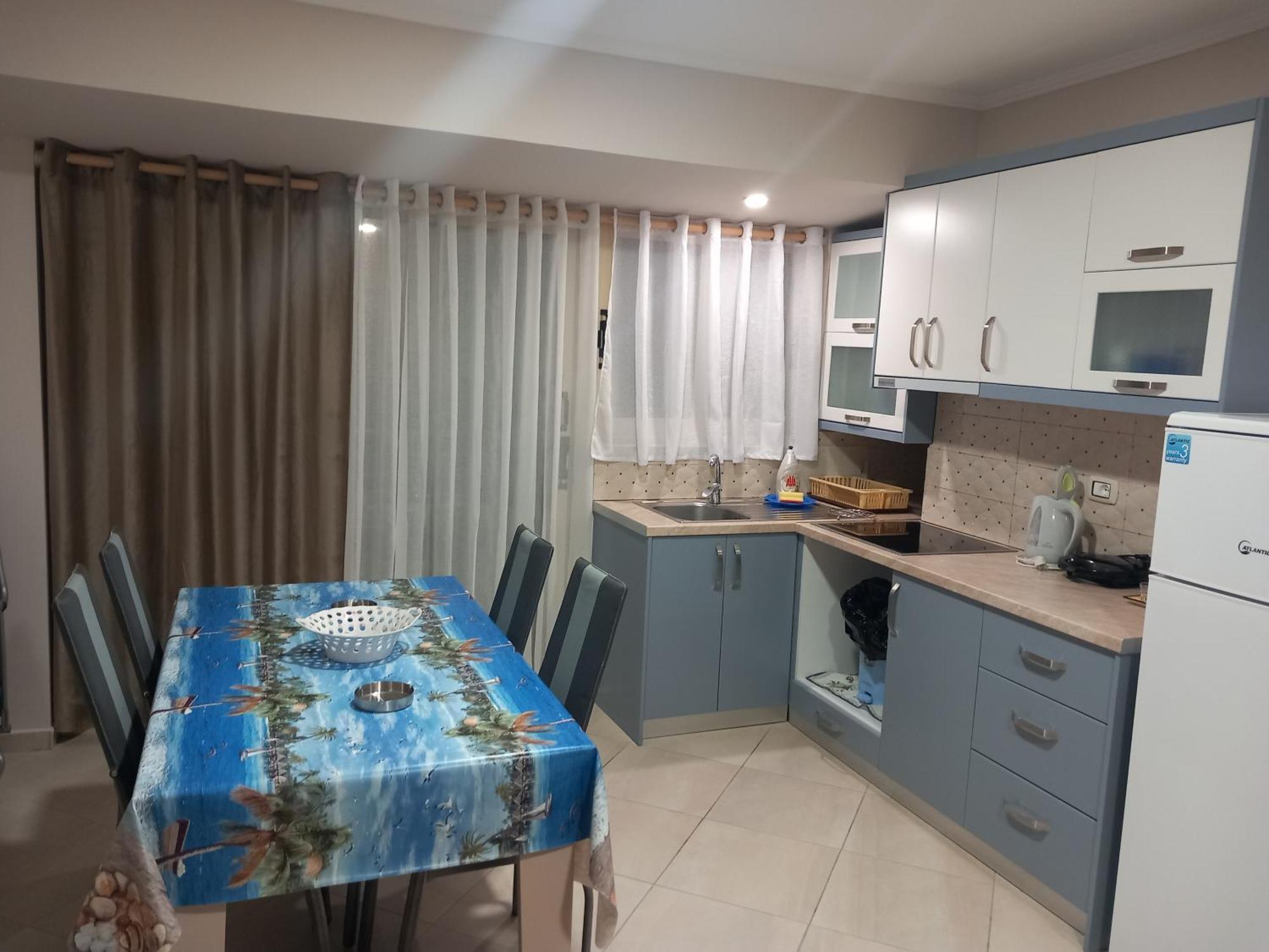 Eleana'S Apartament Sarandë Esterno foto