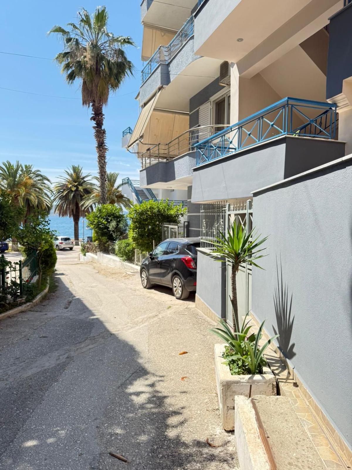 Eleana'S Apartament Sarandë Esterno foto