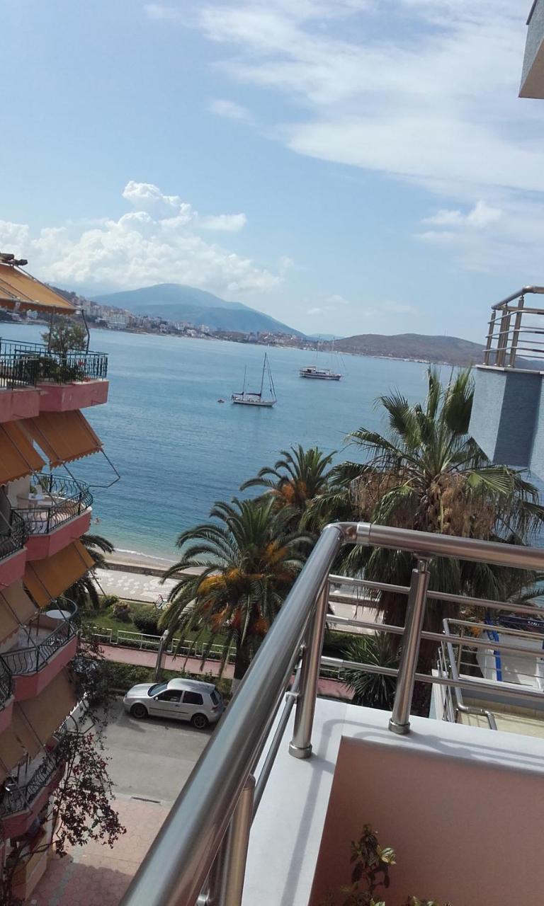 Eleana'S Apartament Sarandë Esterno foto